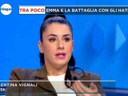 La denuncia choc di Valentina Vignali: "Lo skipper ci ha fotografato le parti intime"