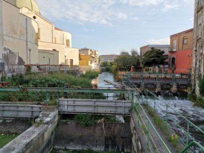 Il fiume avvelenato: viaggio lungo il corso del Sarno