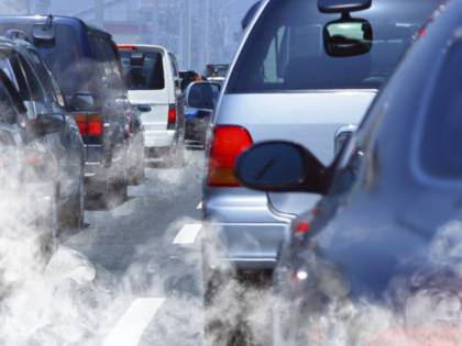Continua il blocco auto, ma lo smog non cala