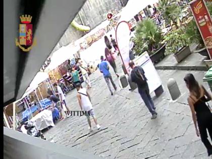 Catturata banda di rapinatori: così derubavano i turisti nel centro storico di Napoli