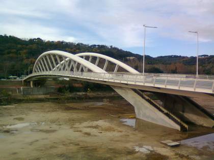 Giallo sul Tevere: cadavere riaffiora dalle acque