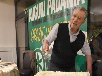 La Lega lombarda fa gli anni. Ma si dimentica di Bossi