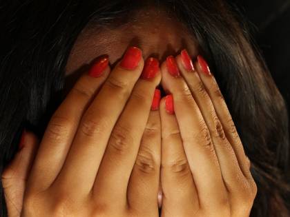 Salerno, picchia la madre e la compagna per 2 euro: denunciato 48enne