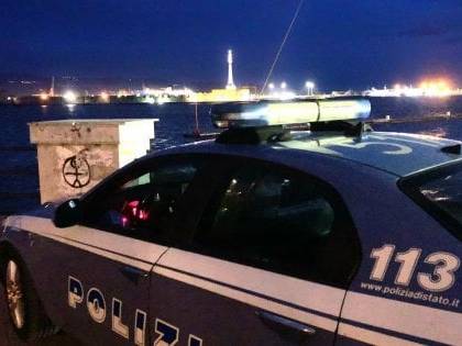 Minacciano comitiva con bottiglia di vetro: due arresti