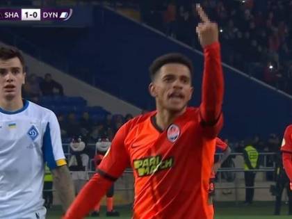 Ucraina, Taison come Balotelli: scaglia il pallone verso i razzisti e viene espulso