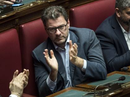 "La nuova Alitalia non sarà pesante"