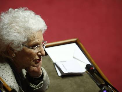 Biella, il sindaco fa retromarcia: "Sì a cittadinanza per Liliana Segre"