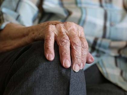 La pensione non arriva, la banca: "Per noi è morto"