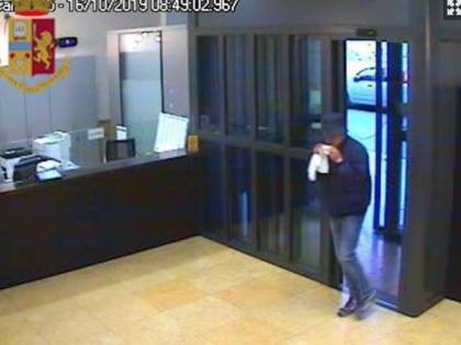 Esce dal carcere in semilibertà e rapina una banca a Bergamo