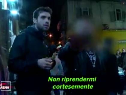 Tentano di intervistare il neomelodico Tony Colombo: aggrediti giornalista e cameramen di La7
