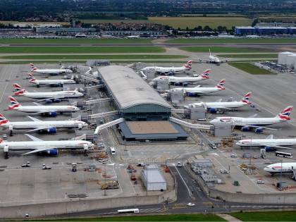 Gran Bretagna, arrestato all'aeroporto un presunto miliziano dell'Isis