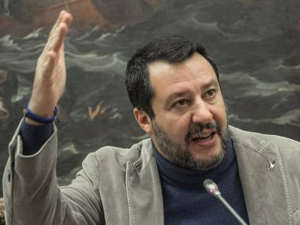 Migranti, il Pd prepara l’assalto. Ma Salvini: "Daremo battaglia"