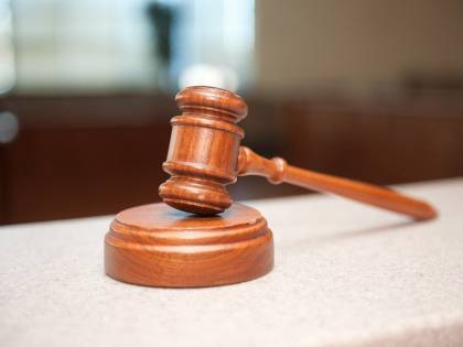 Badante falsifica testamento e intasca 389mila euro: indagata