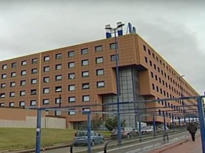 Soccorso da operatore del 118, lo pesta e tenta di accoltellarlo
