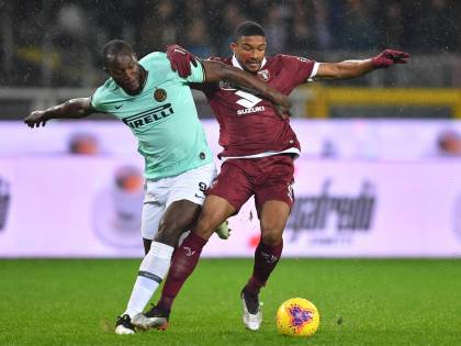 L'Inter passa in casa del Torino: secco 0-3. I nerazzurri non mollano la Juventus