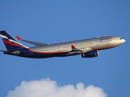 Russia, comandante muore d'infarto mentre pilota l'aereo: necessario l'atterraggio di emergenza