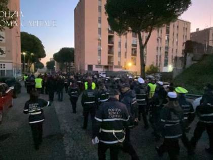 Blitz dei vigili urbani a San Basilio: 200 agenti in azione