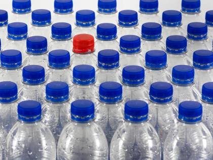 Il bluff sulla plastic tax. Come cambia la manovra