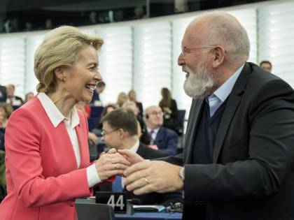 Timmermans attacca l'Italia: "Il sovranismo è una sbornia"