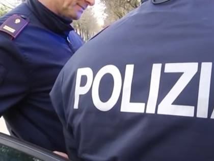Milano, estorce 50mila euro ai genitori spendendoli in droga e gioco