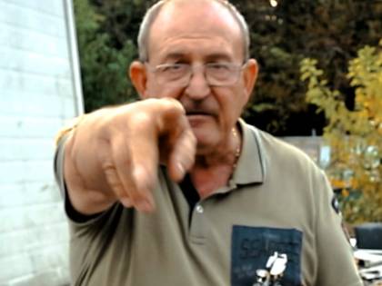 Le minacce del nomade ai cronisti: "Adesso io vi conosco..."