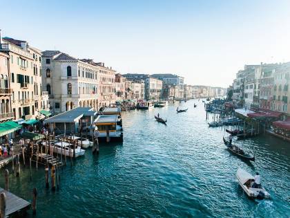 Manovra, salasso sui turisti: raddoppia la tassa di soggiorno