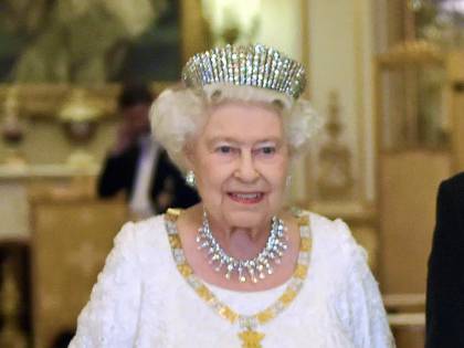 La regina Elisabetta II pronta a lasciare il trono?
