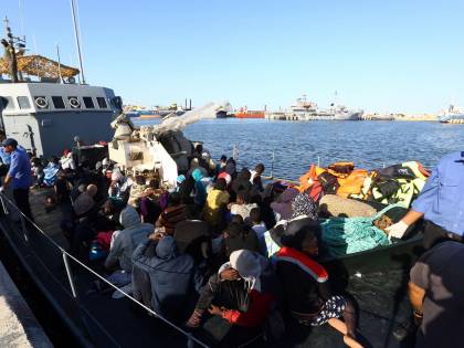 In manovra soldi per i migranti: 900mila euro per non farli ammalare