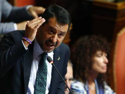 Salvini: "Se Conte e Di Maio continuano, li querelo"