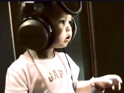 Aurora Ramazzotti compie gli anni: papà Eros emoziona il web con i suoi auguri