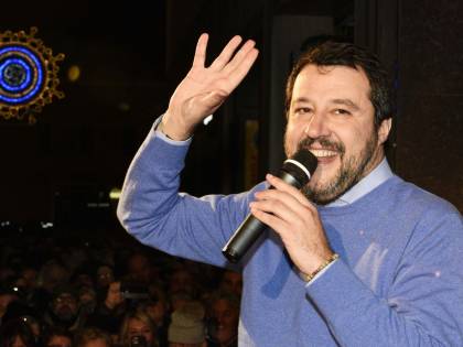 Sondaggi, sale la fiducia a Salvini che vola al 48%