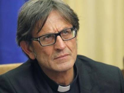 Don Aniello attacca: "Saviano illude giovani, Gomorra li rovina"