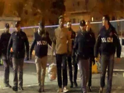 In Italia tra i 149 naufraghi: arrestato per omicidio un trafficante 22enne