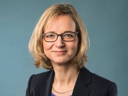 Germania, la sindaca sfida la legge: "Non stringo la mano ai consiglieri di estrema destra"
