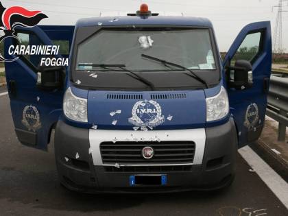 Portavalori assaltato sulla Statale 16bis: dna incastra uno dei rapinatori