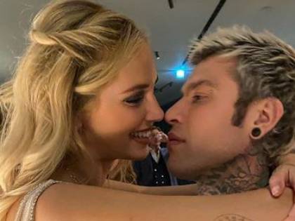 Ferragni senza biancheria, abito troppo trasparente e i fan non apprezzano