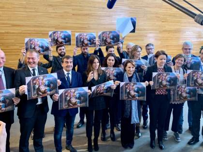 La Lega porta il presepe al parlamento Ue: "Difendiamo la tradizione"