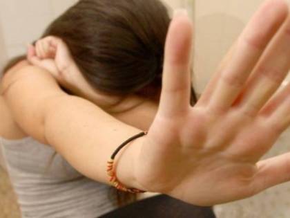 Stalker minaccia moglie davanti ai tre figli a Ischia: arrestato dai carabinieri
