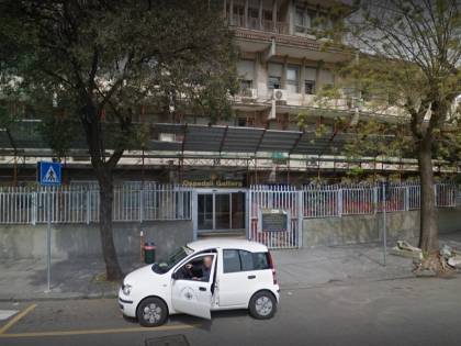 L'aggressione choc dell'ucraino: così rompe il dito all'infermiere