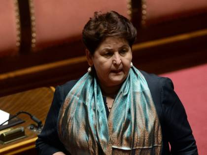 Il M5s inchioda la Bellanova: "Soldi al Gal del suo segretario"