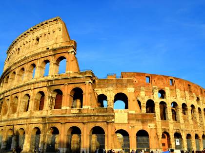 Il Colosseo batte il Louvre: è il luogo più popolare del 2019