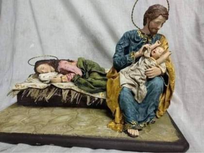 Il presepe "moderno" del Papa
