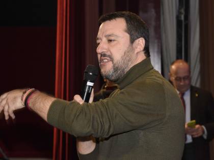 Cannabis, Salvini: "Macché coltivarla a casa, la droga fa male"