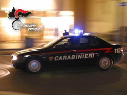 Brindisi, picchiava con la scopa il marito: allontanata da casa 76enne