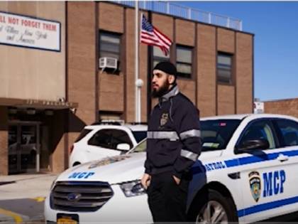 New York, le ronde islamiche (con tanto di auto con sirene)