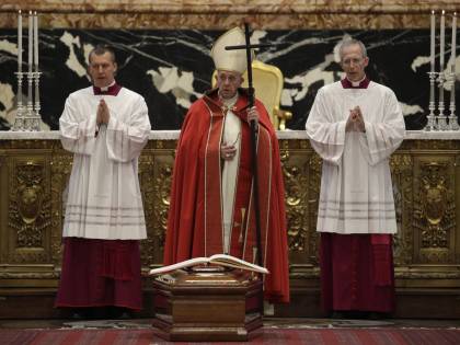 Migranti, economia e dossier che scottano: ecco il 2020 del Papa