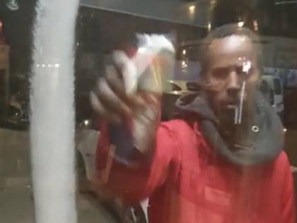 Tiburtina, la disperazione del ristoratore ostaggio dei migranti
