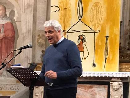 Il legale di Foti che difende gli scandali di Bibbiano crede ai marziani che rapiscono i bambini