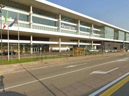 Malpensa, esagitato nigeriano con tubo di ferro ferisce due agenti