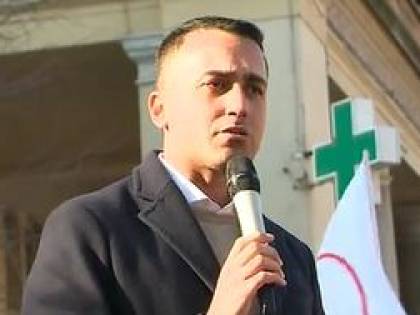Il Movimento 5 Stelle perde altri due senatori. E la maggioranza si indebolisce